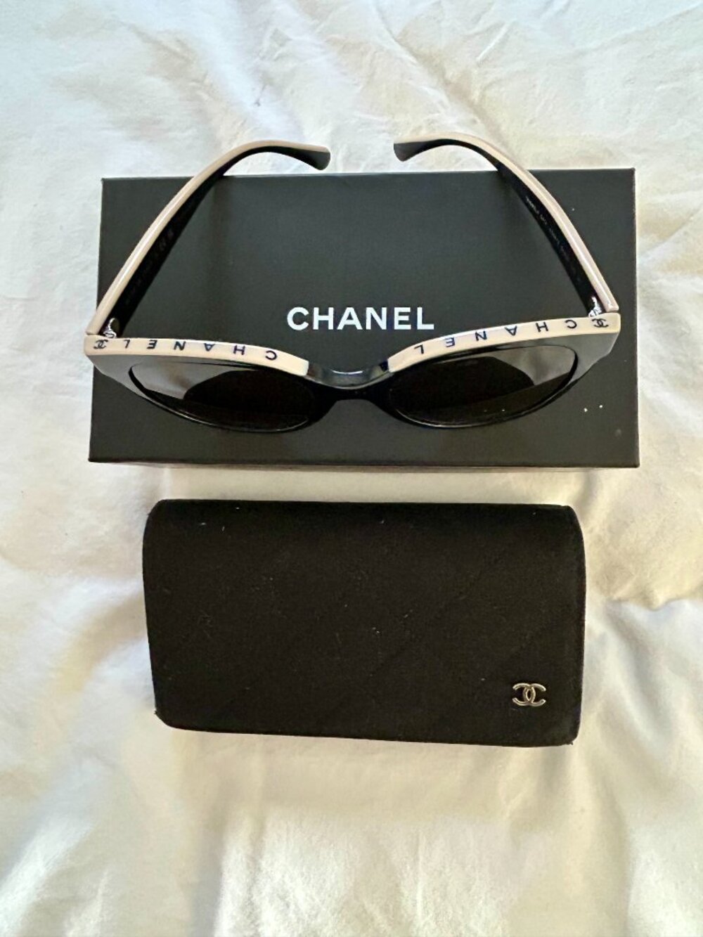 CHANEL CH5414 Butterfly Sunglasses Black/Beige - SOLD OUT! - Picture 3 of 5